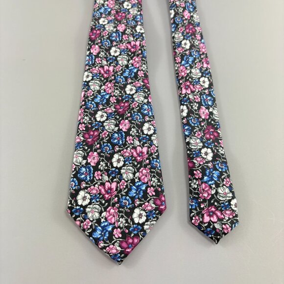 Pierre Cardin Black / Multi Flowers Men's Tie 3 1/4" x 61" - Picture 2 of 3